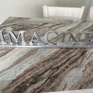 IMAGINE free standing metal decor
